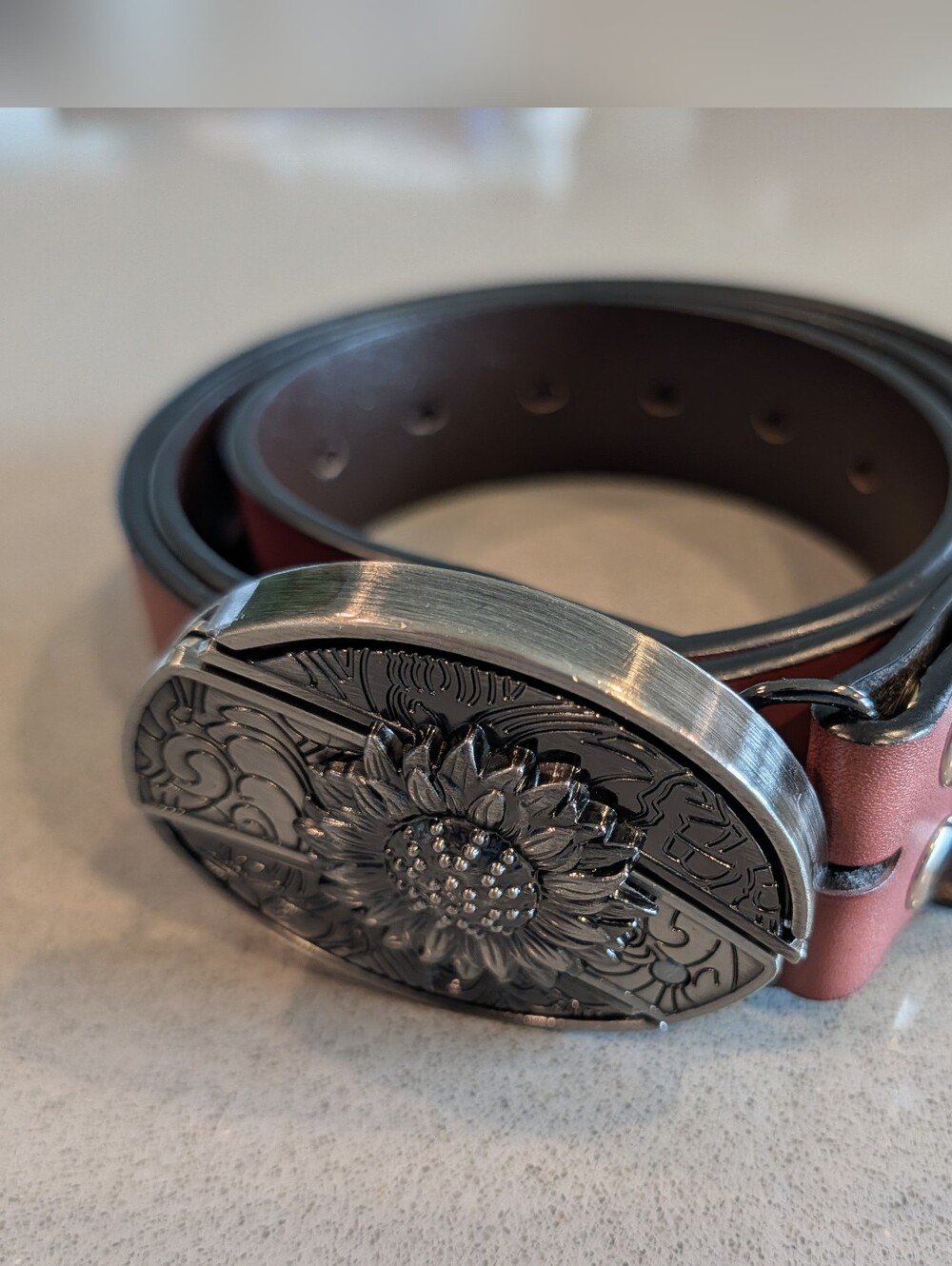 Women's Leather Belt with Decorative Sunflower Buckle